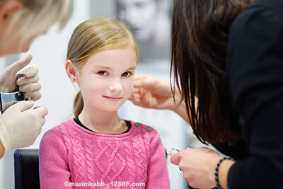 Ohrlochstechen bei Kindern