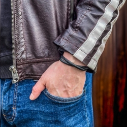 MARTIN1985 Hochwertiges Geflochtenes Echtleder Armband Unisex Damen Herren mit magnetischem Edelstahlverschluss Geschenkverpackung