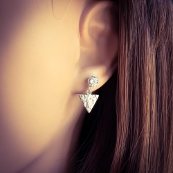 925 Sterling Silber Ohrstecker Ohrhänger mit gehämmerten Dreieck und Zirkonia