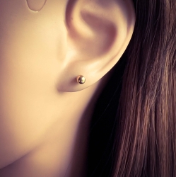 Ohrringe Ohrstecker Titan mit goldfarbener Kugel 4mm